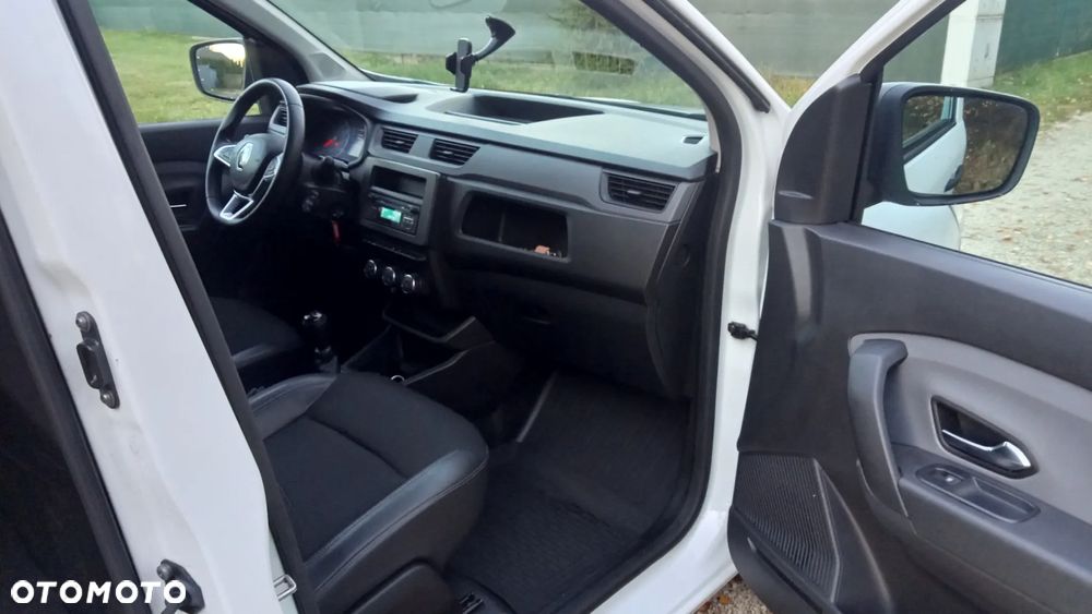 Renault Express - 12