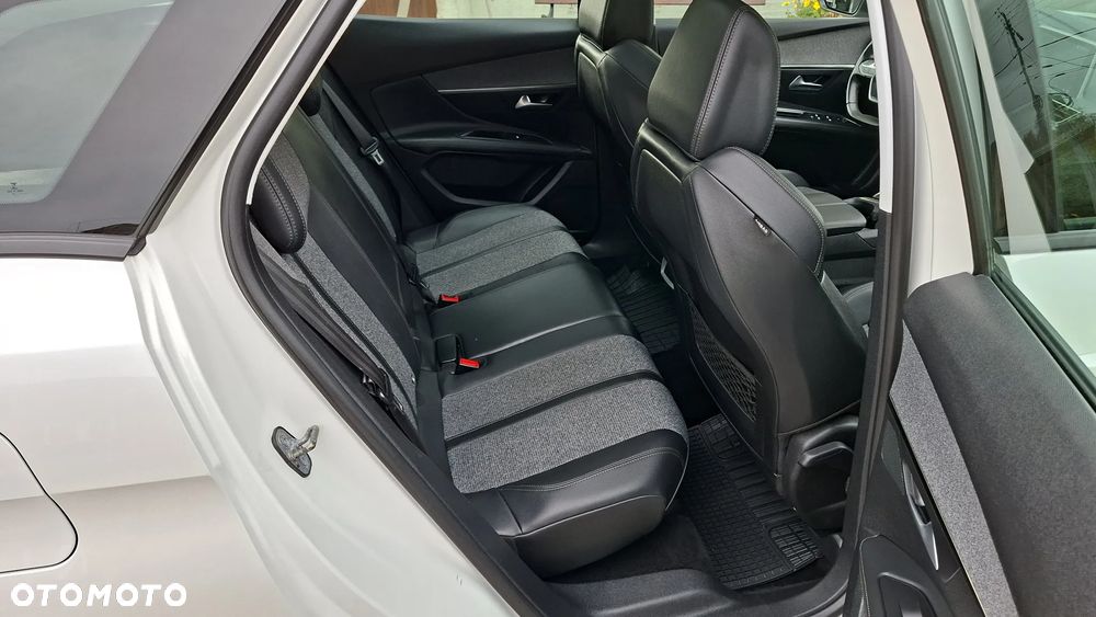 Peugeot 3008 BlueHDi 130 Stop & Start Allure - 28