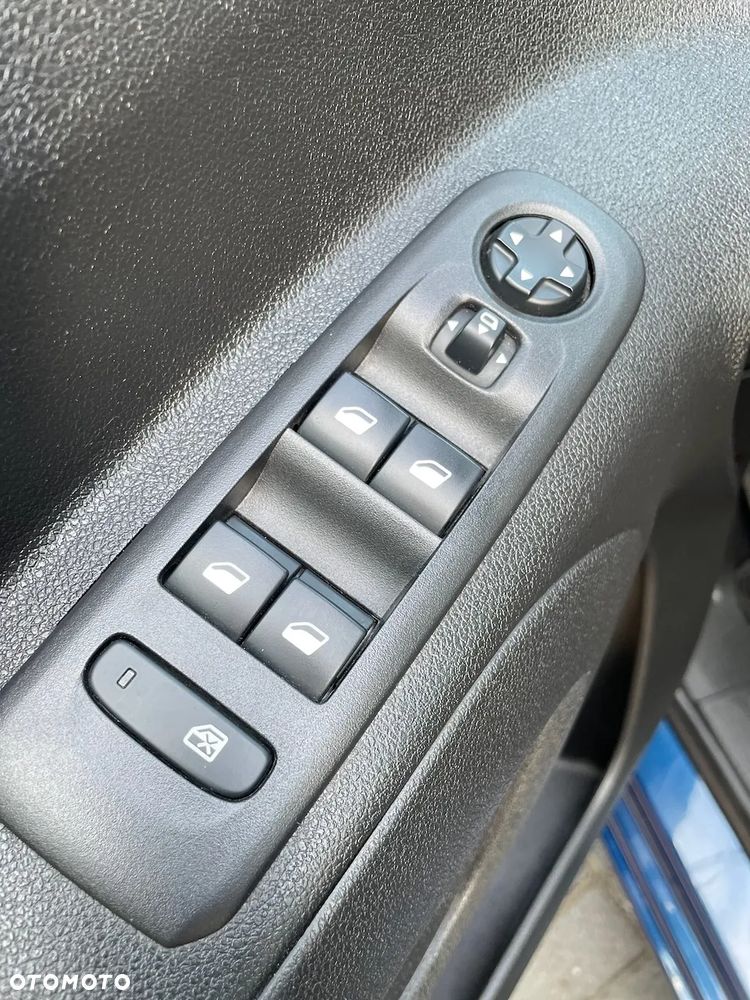 Opel Combo 1.2 Turbo Start/Stop Edition - 22