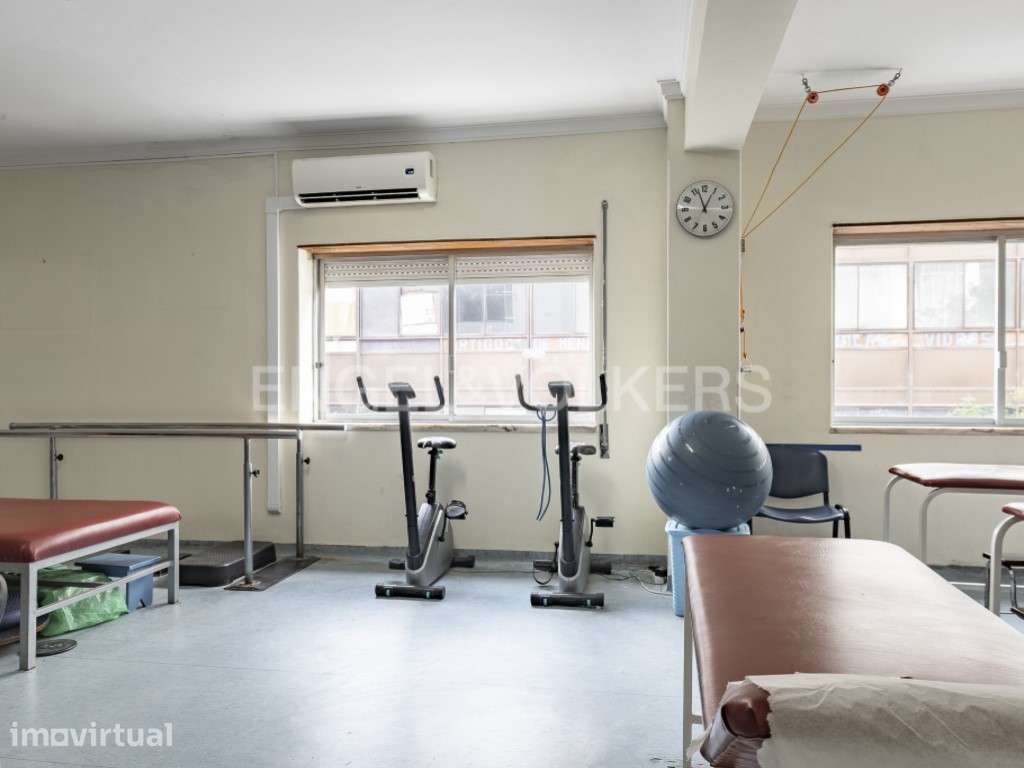 Excelente Espaço Comercial para Arrendar Centro de Almada - Grande imagem: 3/17