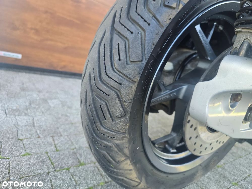 Yamaha X-max - 21
