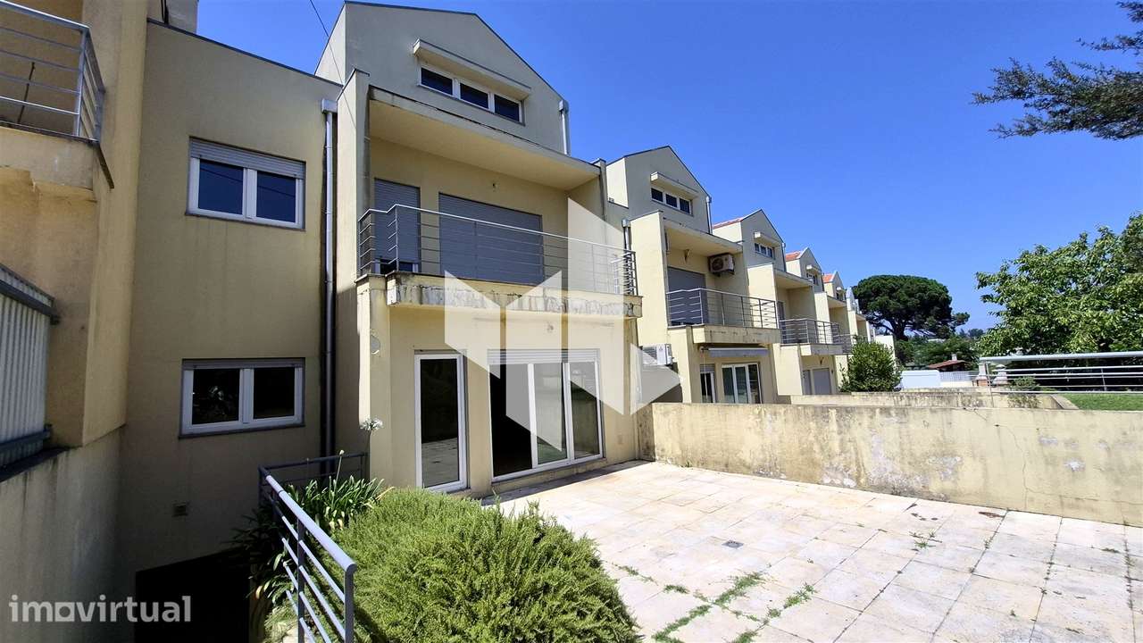 Moradia em Banda T4+2 Venda em Molelos,Tondela - Grande imagem: 2/20