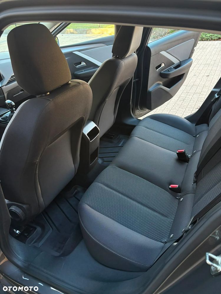 Opel Astra 1.2 T Elegance S&S - 11