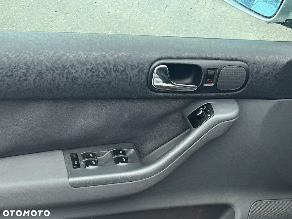 Audi A3 Sportback 1.9 TDI Ambiente - 6