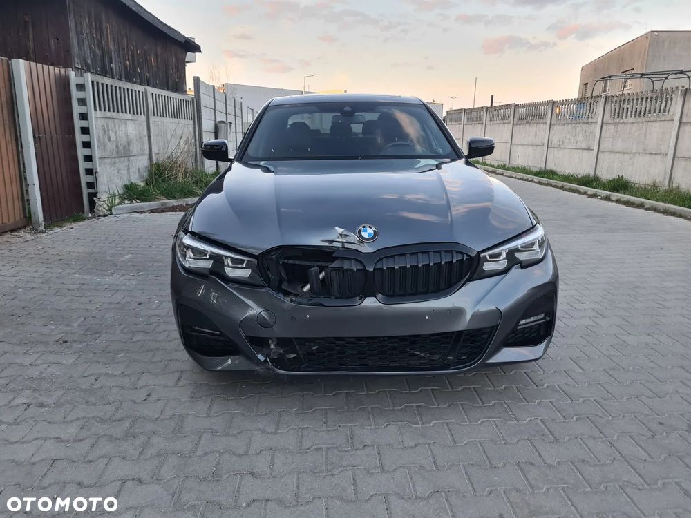 BMW Seria 3 330e M Sport - 9