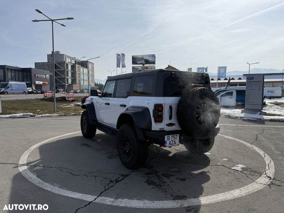 Ford Bronco - 3