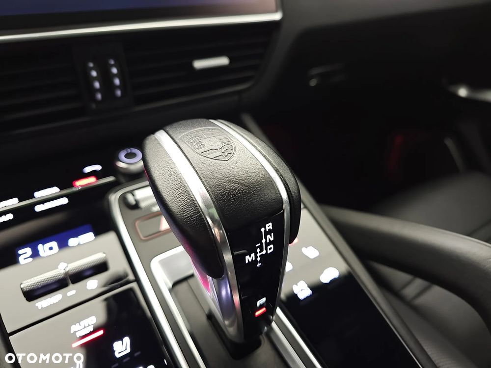 Porsche Cayenne Turbo - 23