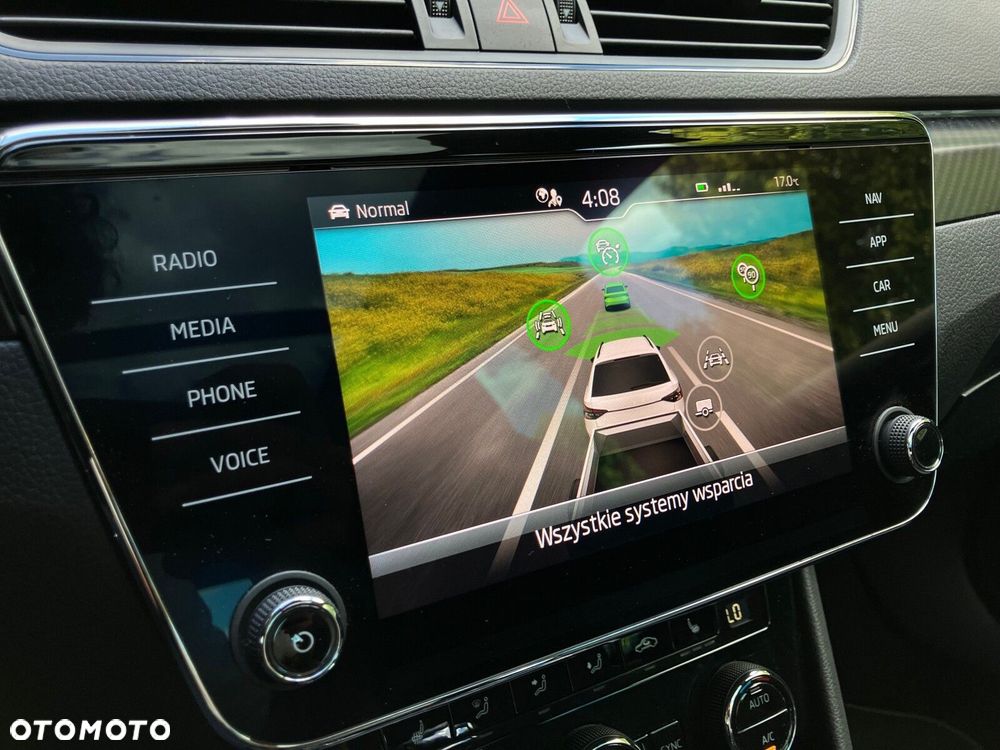 Skoda Superb 2.0 TDI SCR Sportline DSG - 21
