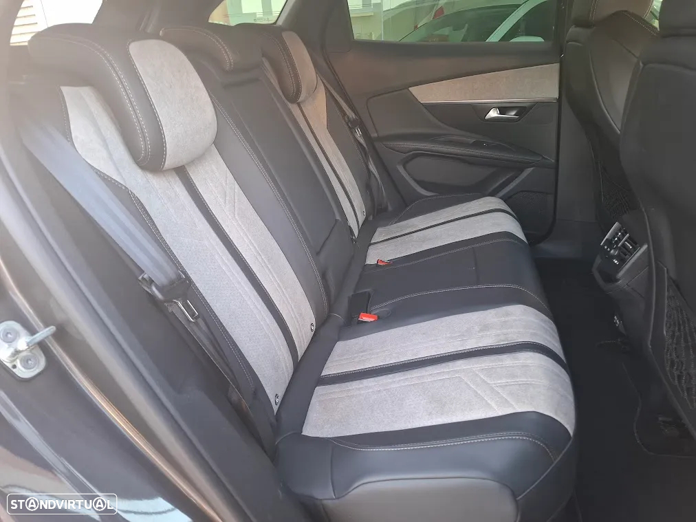 Peugeot 3008 1.6 Hybrid GT Line e-EAT8 - 36