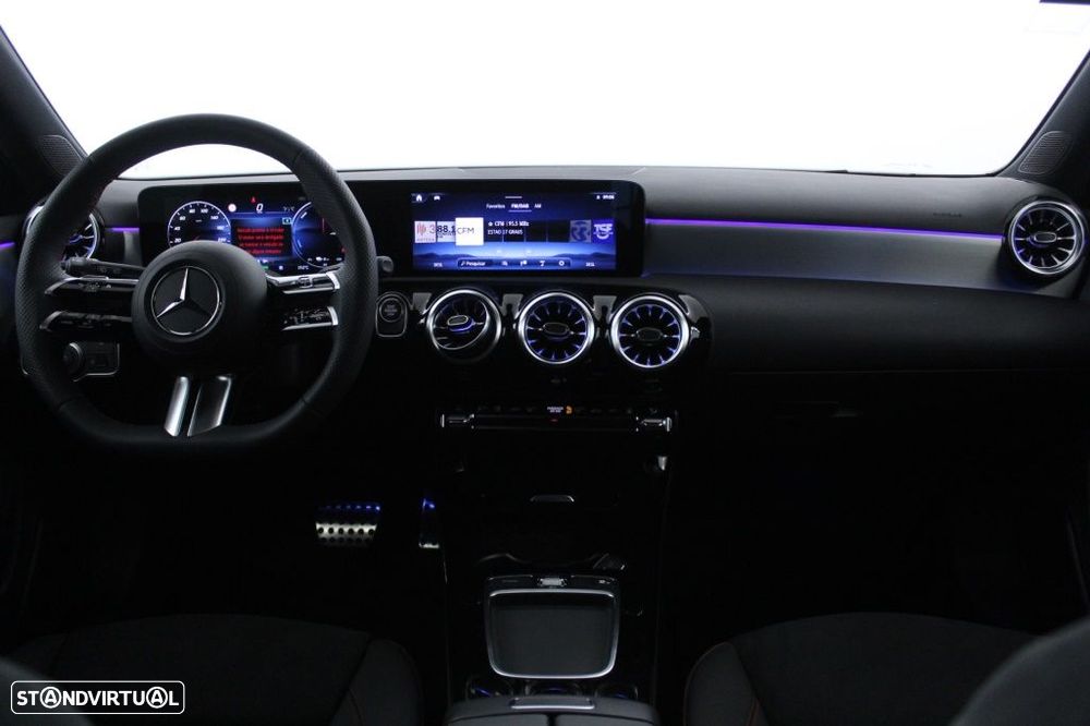 Mercedes-Benz A 250 e AMG Line - 17