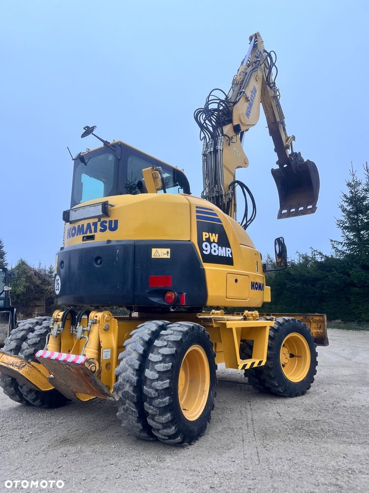 Komatsu 4x4x4 ramię łamane Koparka kołowa KOMATSU  PW98MR-8 10ton 4x4x4 ośki skrętne Ramię 3x łamane BEZ DPF i ADBLUE 4 cyl dodatkowe wyjścia hydr Pług Podpory 2012 szybka zwinna Prosto z importu 1 właściciel Cat TEREX Liebherr Wacker Pw 98 Mr 8 11 - 24