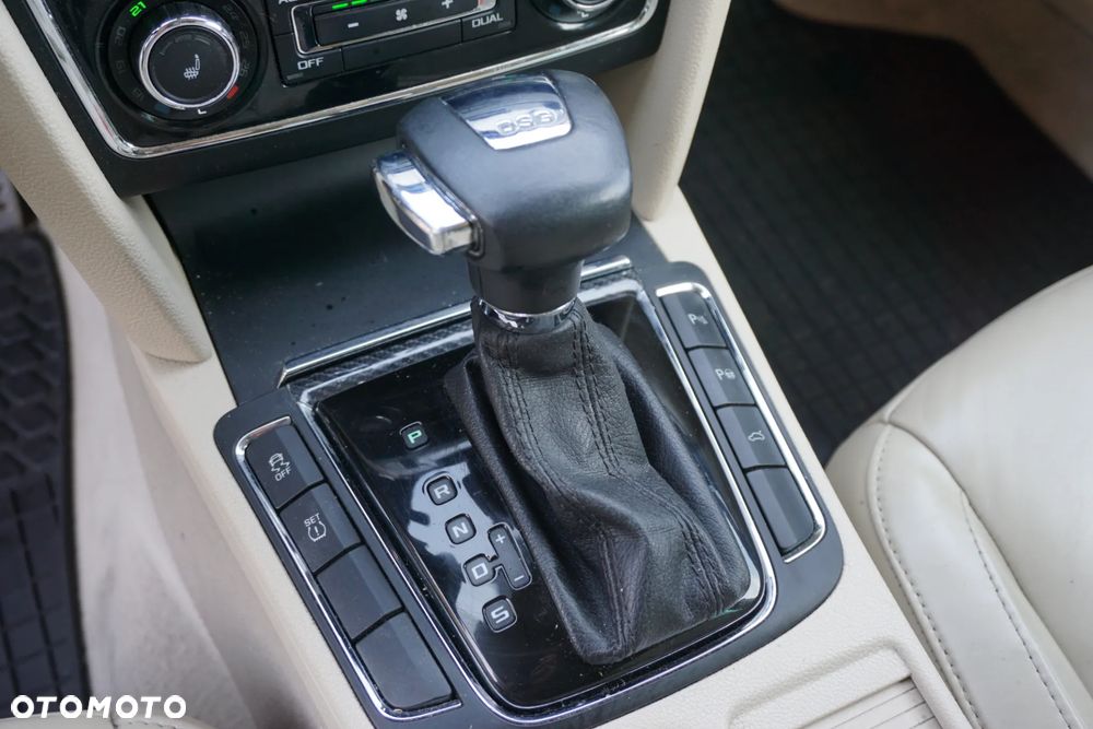 Skoda Superb 2.0 TSI L&K DSG - 22