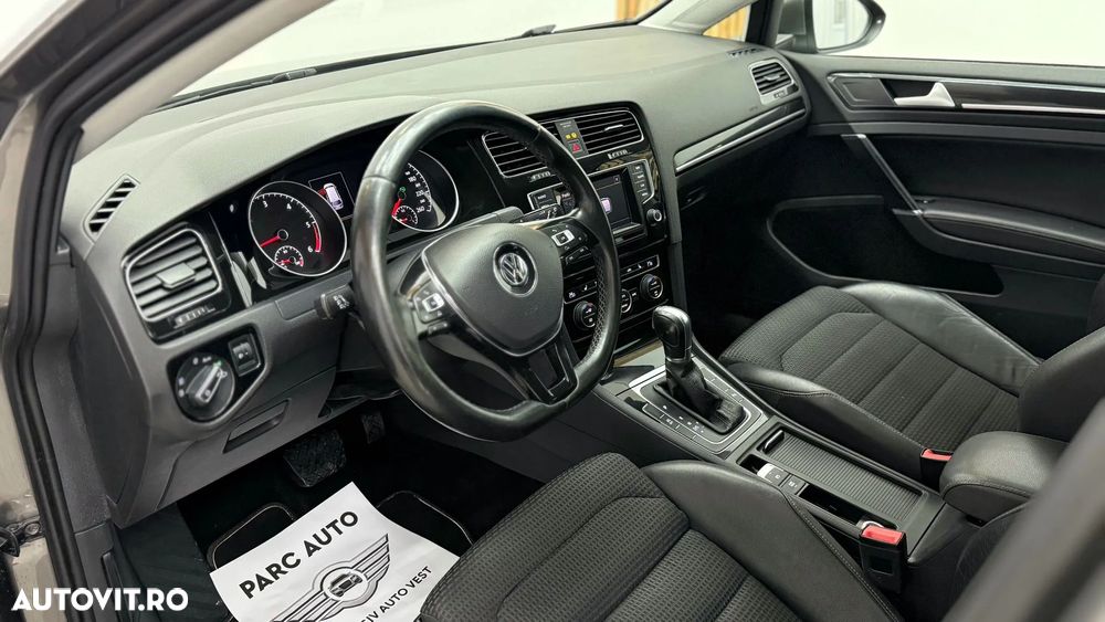Volkswagen Golf - 6