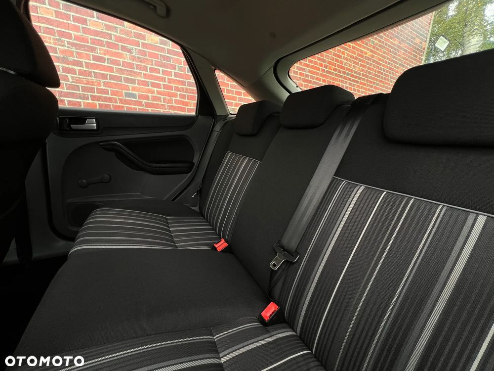 Ford Focus - 17