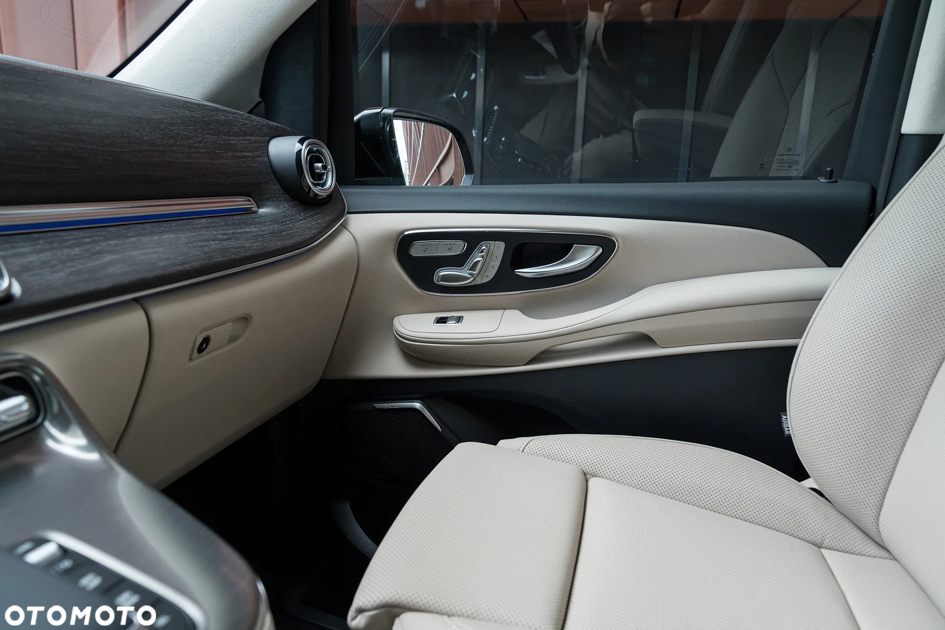 Mercedes-Benz Klasa V 300 d 4-Matic 9G-Tronic Exclusive (d³ugi) - 40