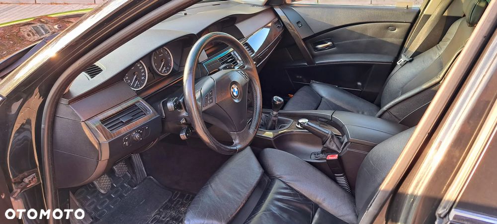 BMW Seria 5 525i - 13