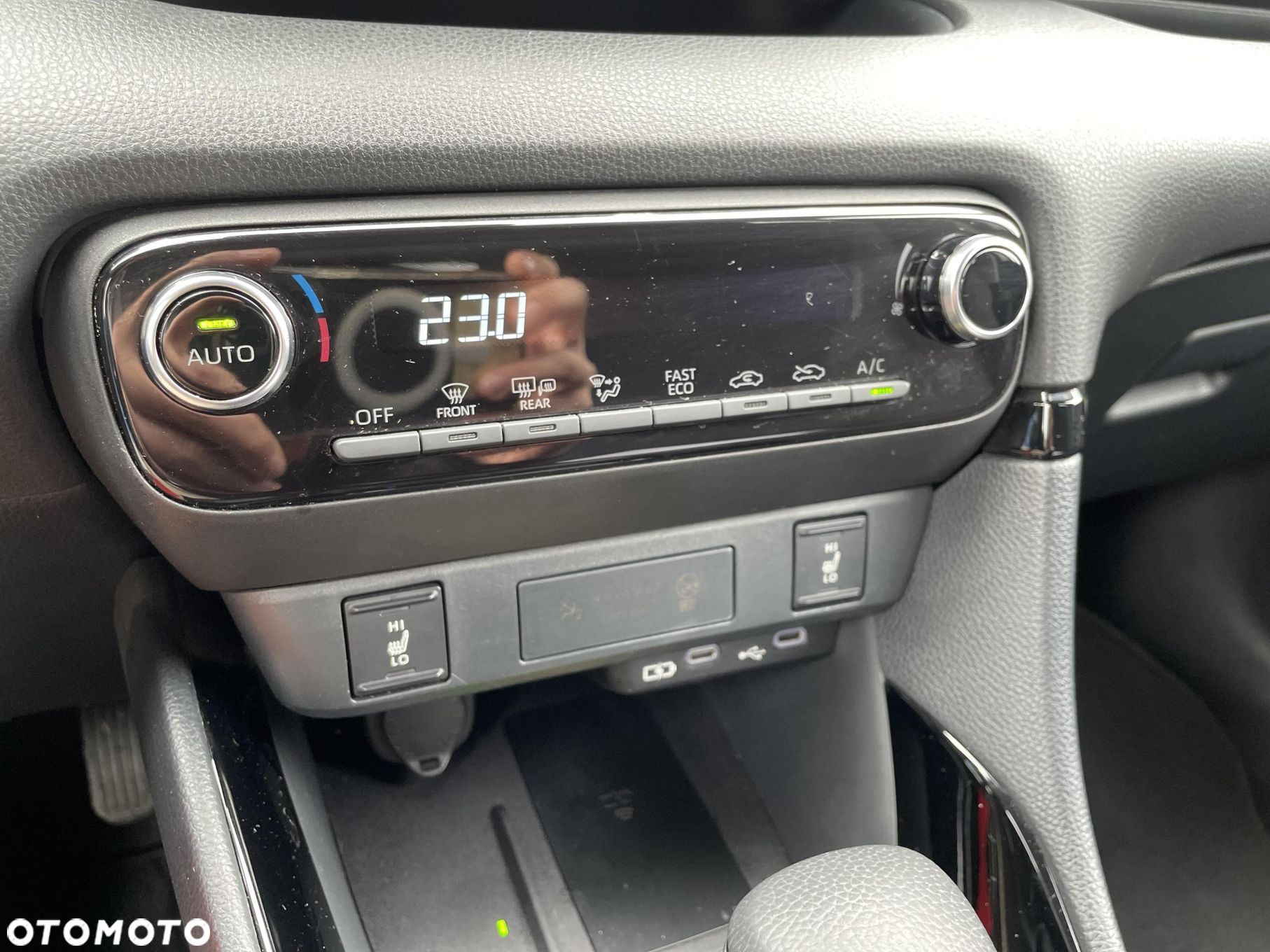 Toyota Yaris Hybrid 1.5 Style - 24
