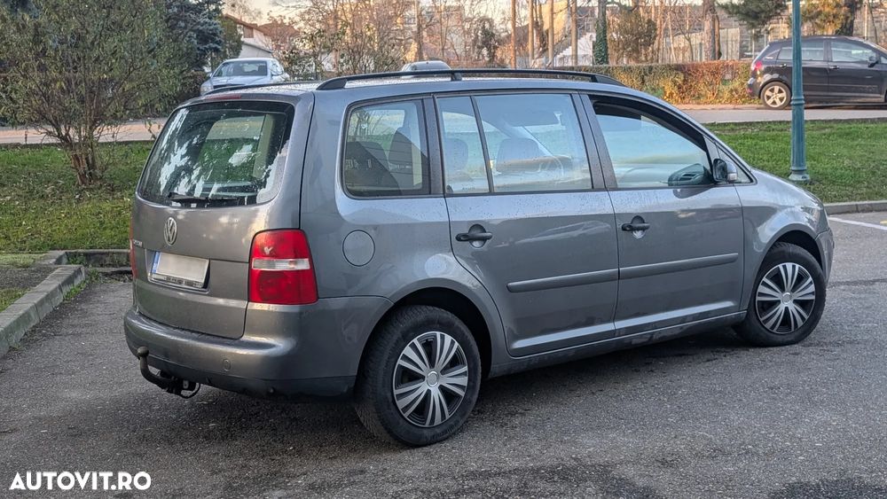 Volkswagen Touran 1.9TDI Highline - 4
