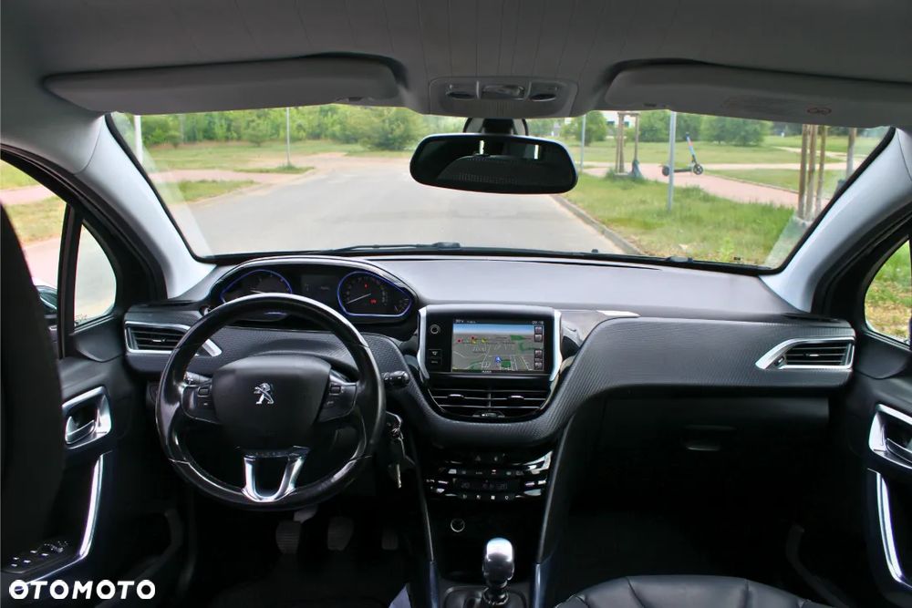 Peugeot 2008 1.6 e-HDi Allure S&S - 27