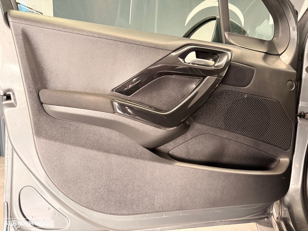 Peugeot 208 1.2 PureTech Style - 10