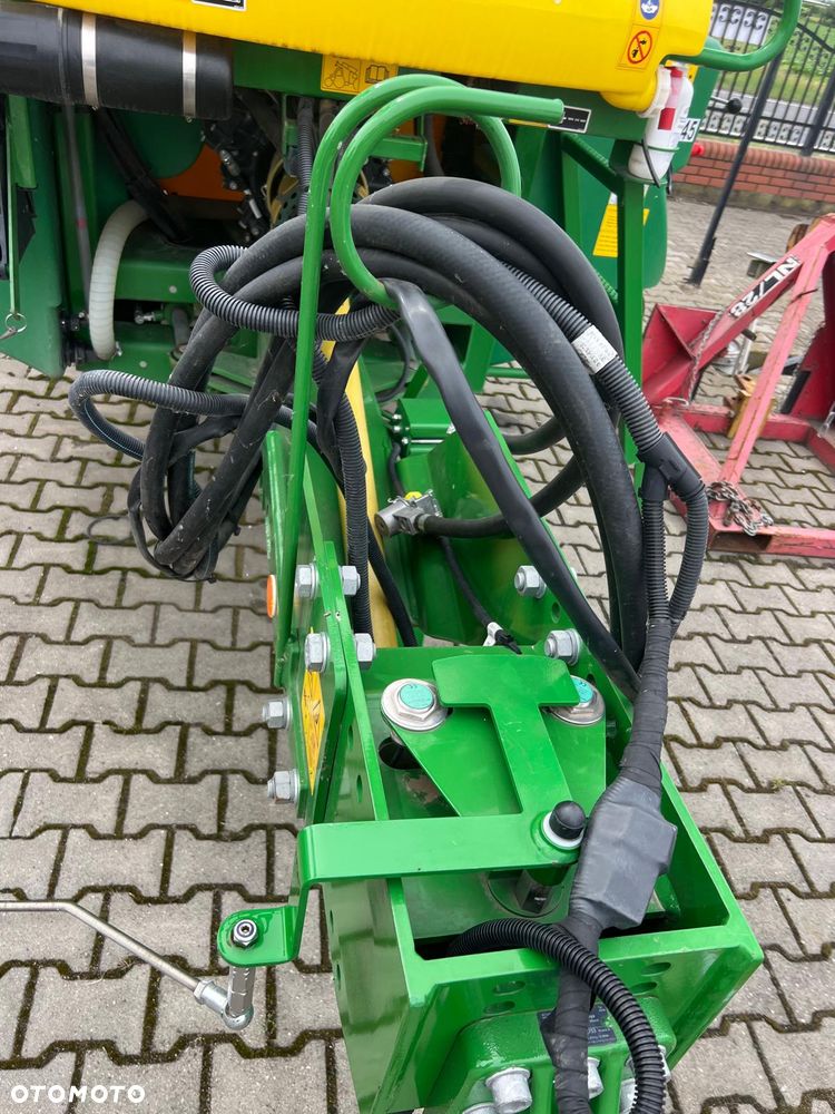 John Deere M724 - 11