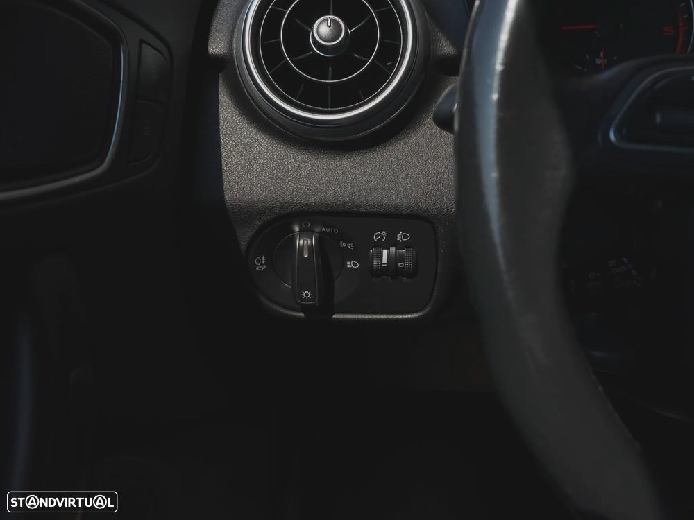 Audi A1 1.6 TDI S tronic design - 22