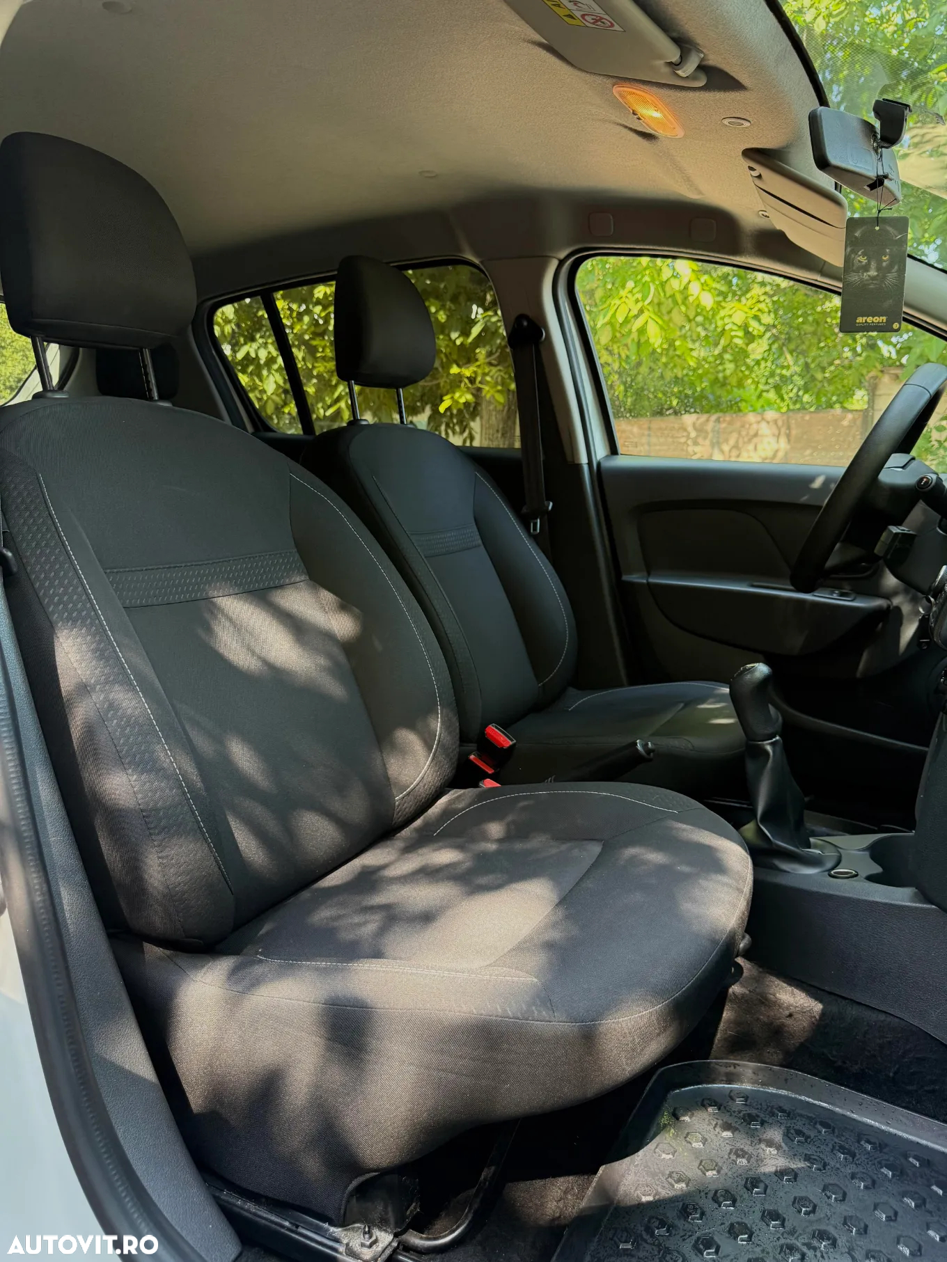 Dacia Sandero 0.9 TCe Laureate - 13