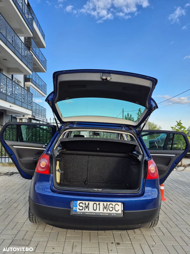 Volkswagen Golf - 11