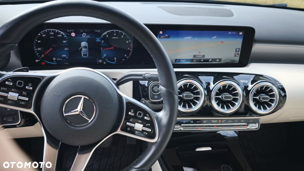 Mercedes-Benz Klasa A 180 Progressive 7G-DCT - 15