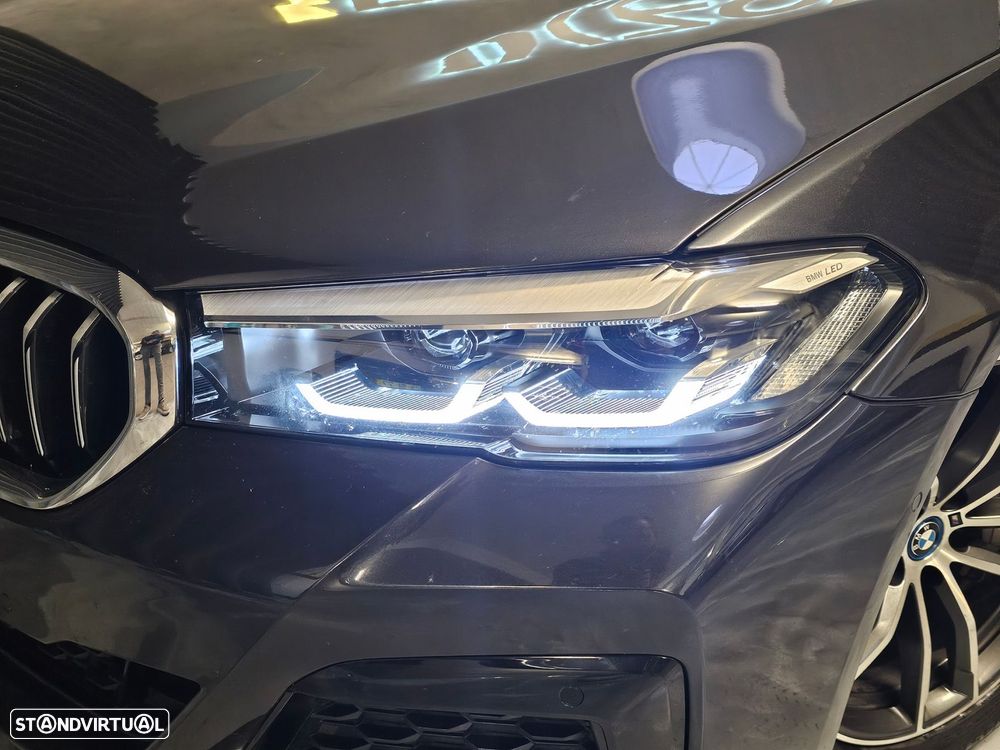 BMW 530 e Pack Desportivo M - 31