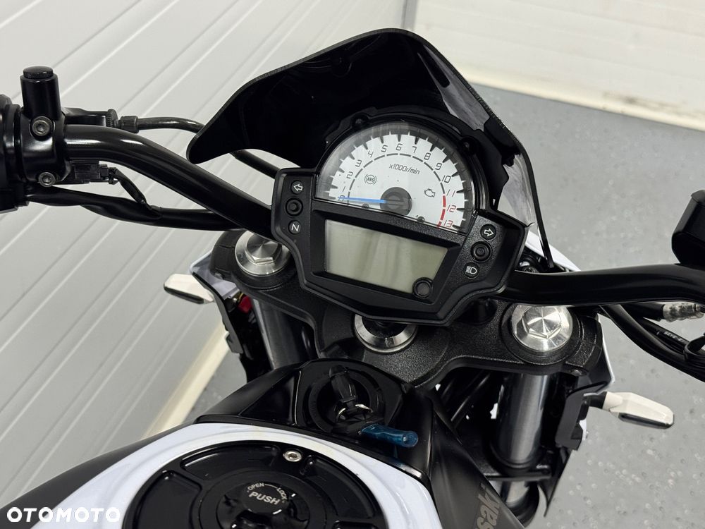 Kawasaki ER - 12