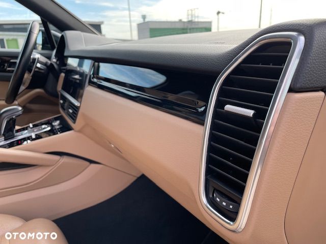 Porsche Cayenne Platinum Edition - 32