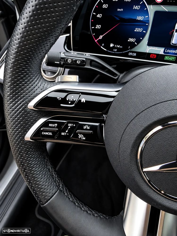Mercedes-Benz E 300 de 9G-TRONIC AMG Line - 29