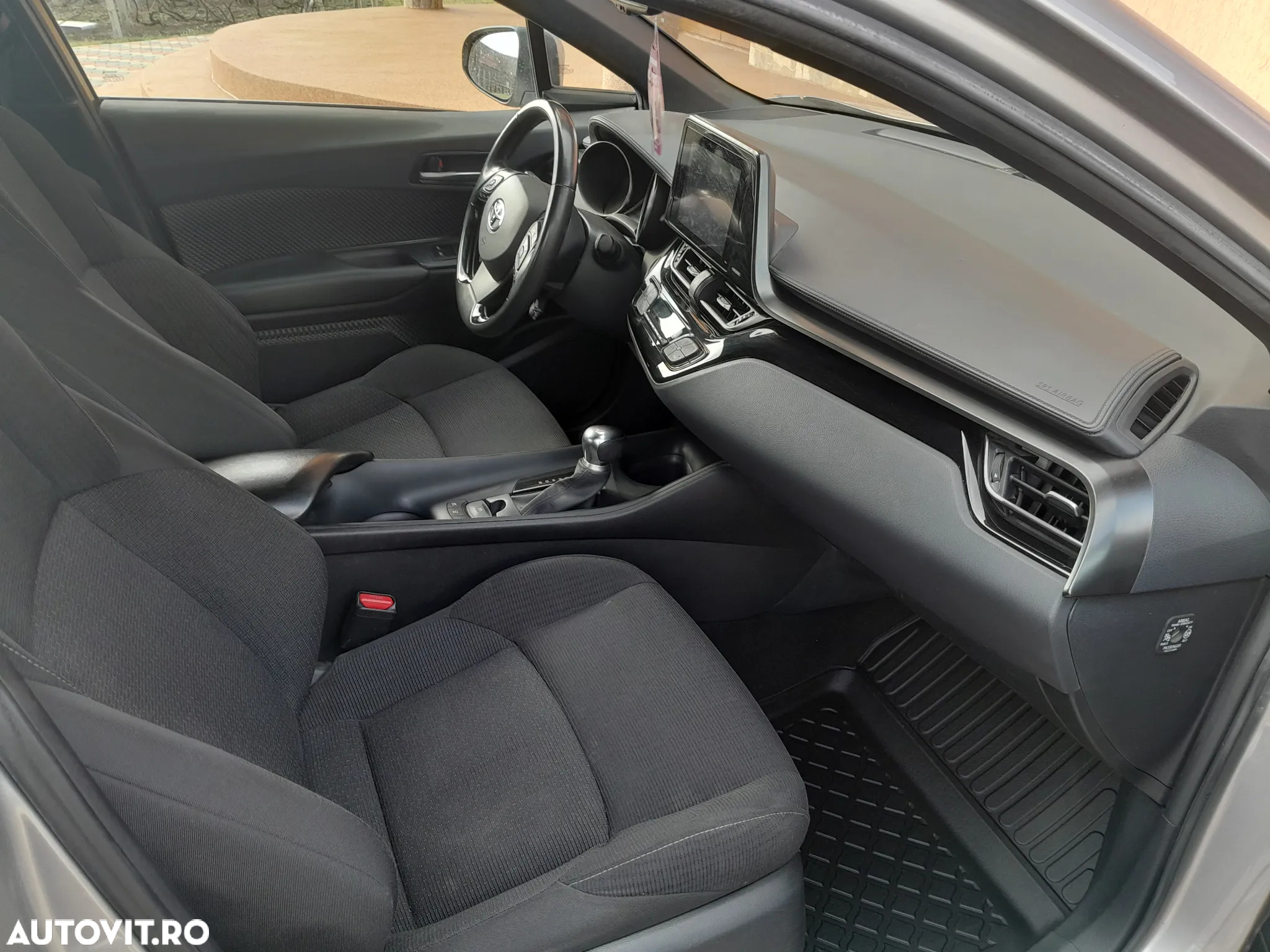 Toyota C-HR ver-hybrid-business--edition - 12