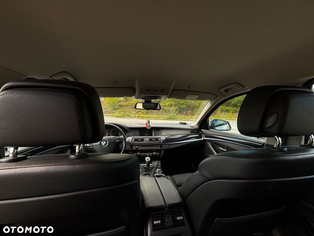 BMW Seria 5 520i Luxury Line - 22
