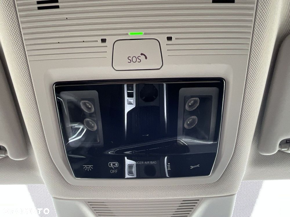 Volkswagen Passat - 32