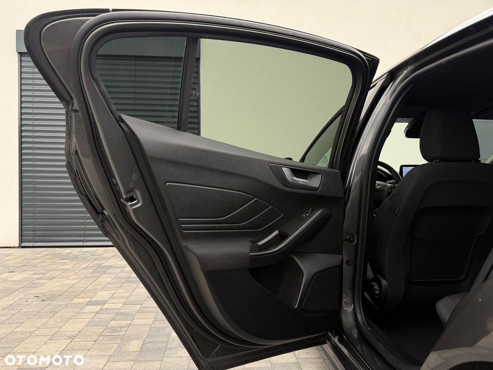 Ford Focus 1.0 EcoBoost Hybrid ST-LINE DESIGN - 35