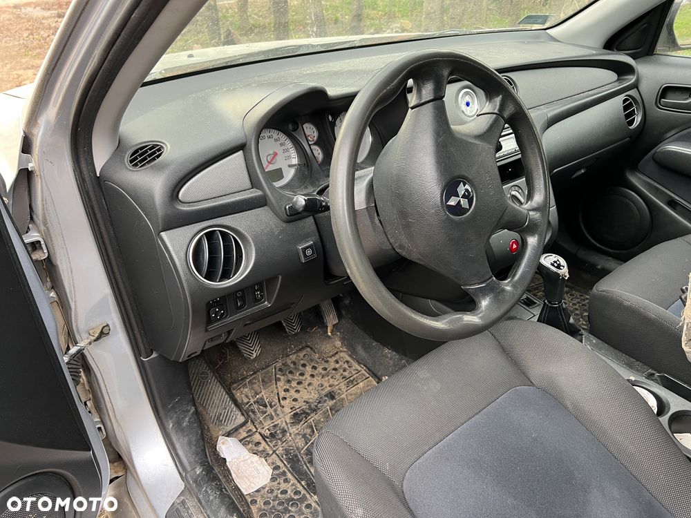 Mitsubishi Outlander 2.0 4WD Invite - 6