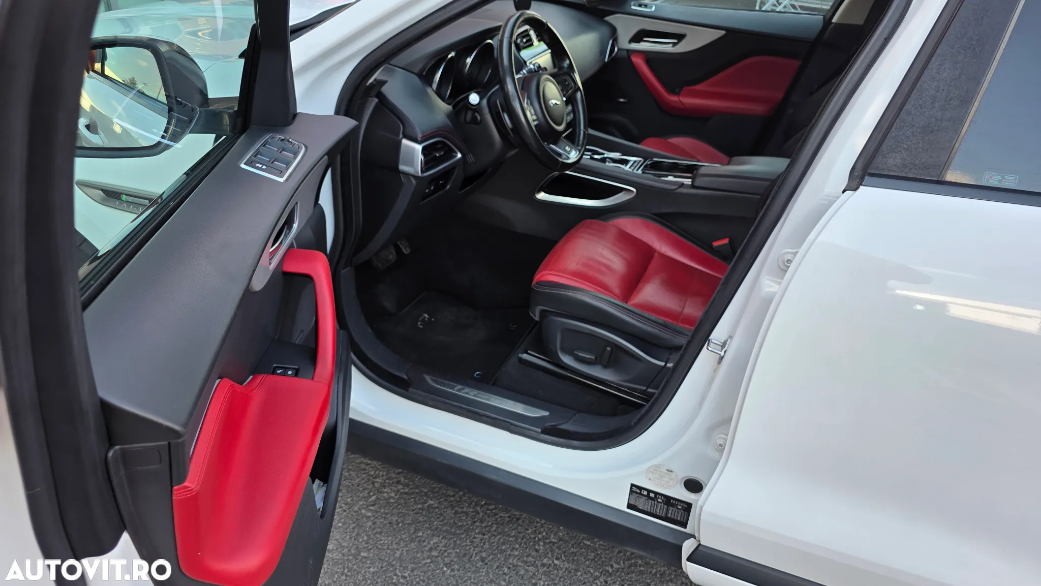 Jaguar F-Pace 30d AWD R-Sport - 15