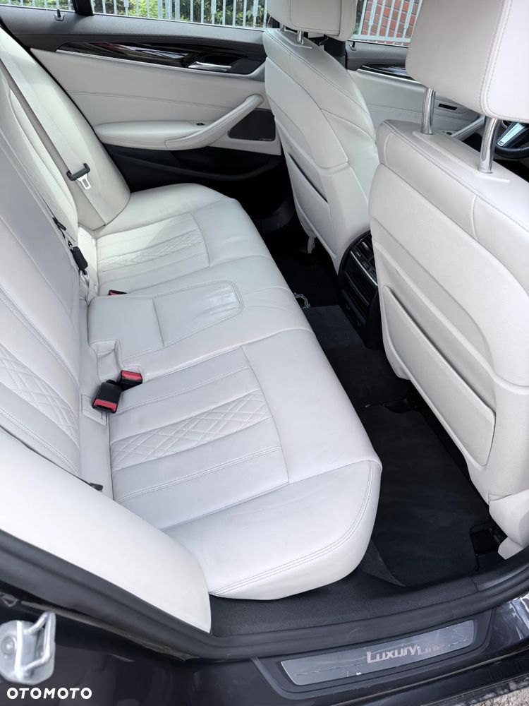BMW Seria 5 530i xDrive Luxury Line - 18