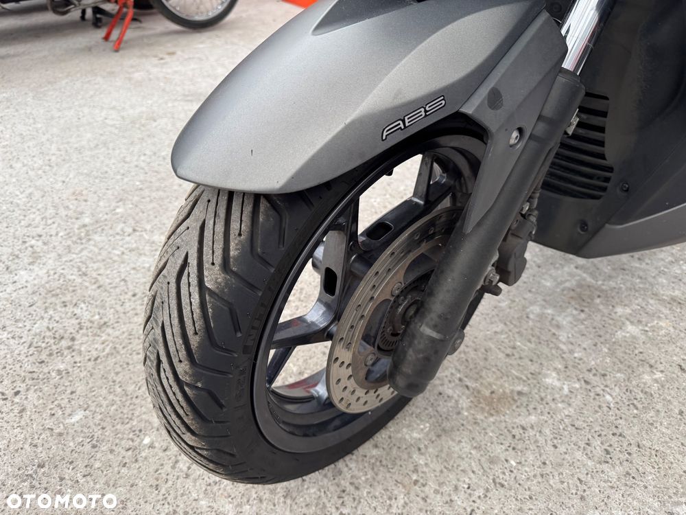 Yamaha X-max - 17