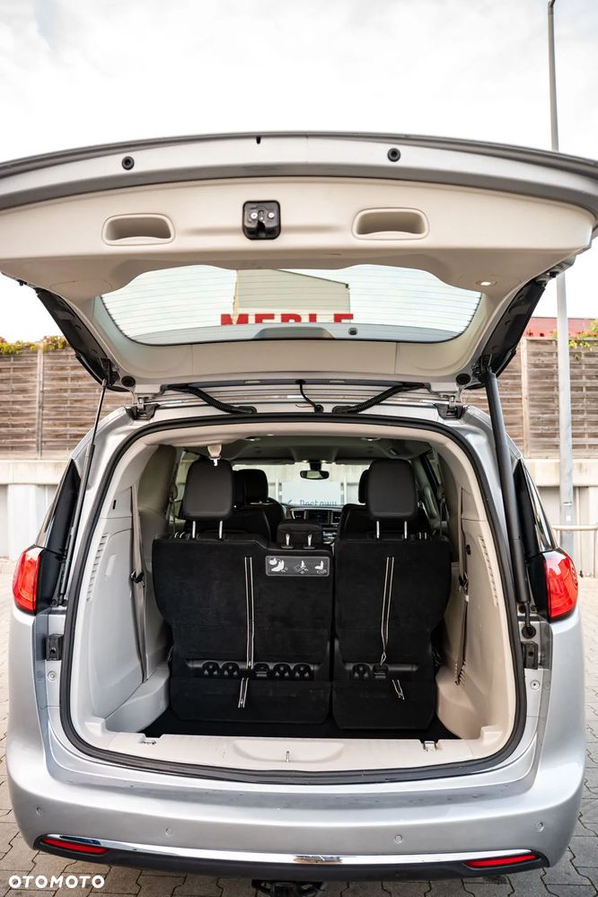 Chrysler Pacifica - 21