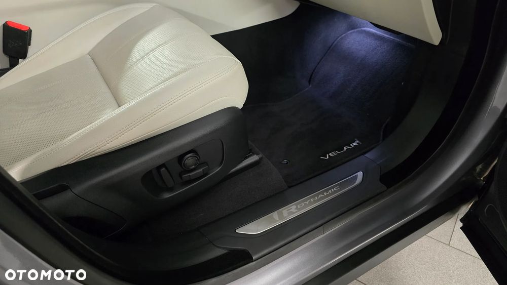 Land Rover Range Rover Velar 2.0 D200 mHEV R-Dynamic S - 19