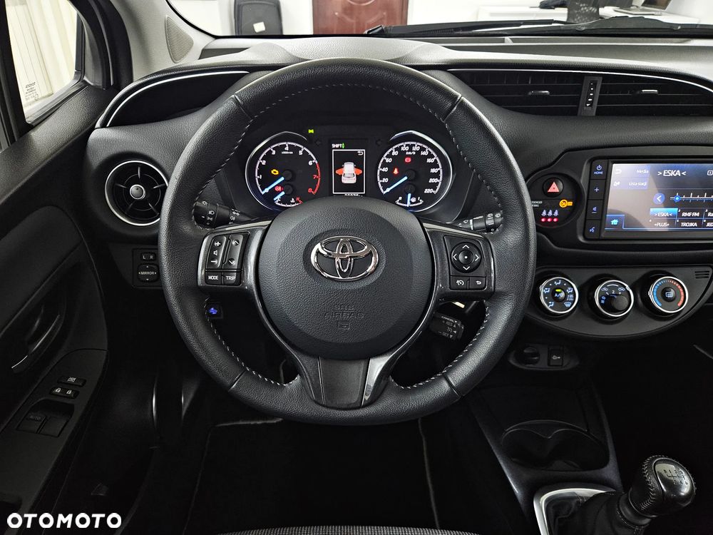 Toyota Yaris 1.5 Premium - 24