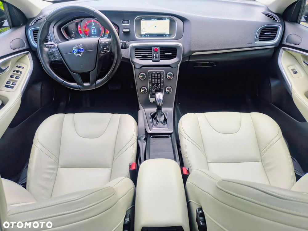 Volvo V40 D4 Geartronic Kinetic - 16