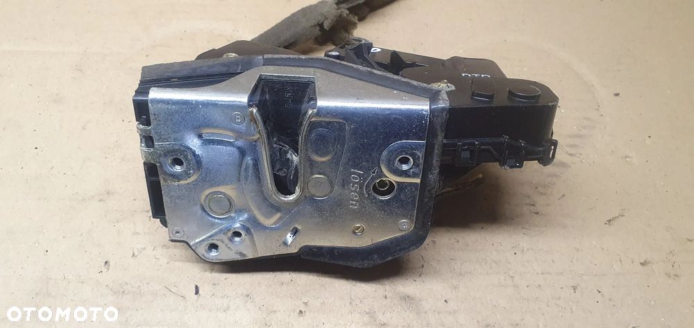Zamek prawy przód BMW E46 Europa 8206408 - 1
