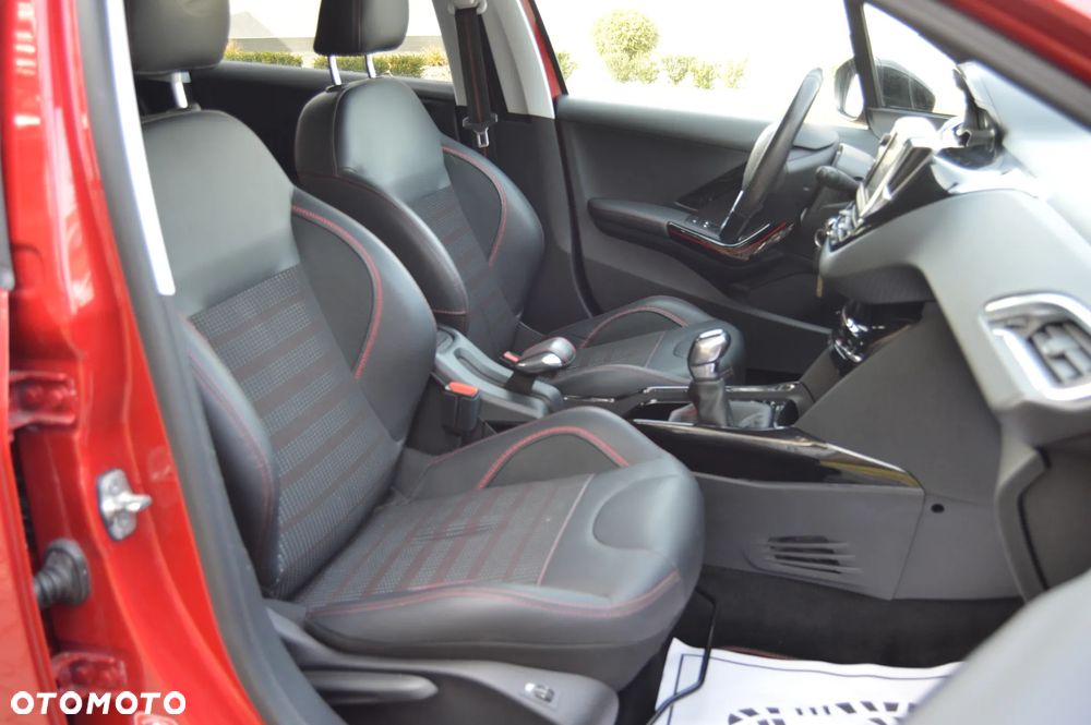 Peugeot 2008 PureTech 110 Stop&Start GT-Line Edition - 6