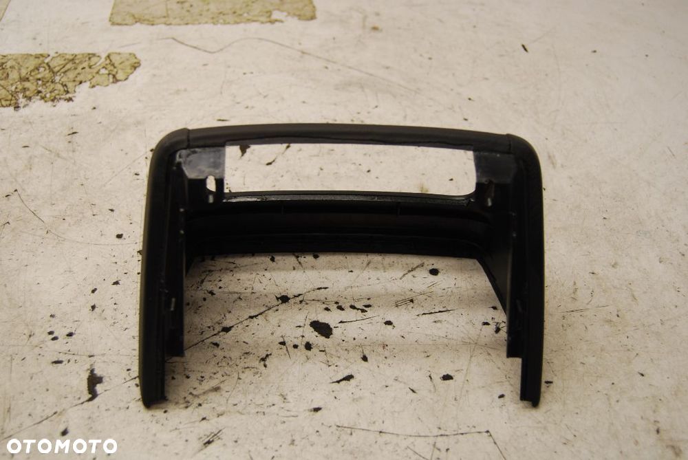 RAMKA KRATKA TUNELU TYŁ ŚRODKOWA 4L0864147A AUDI Q7 - 3