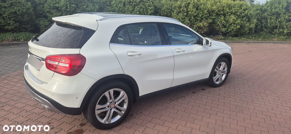 Mercedes-Benz GLA 250 4-Matic - 4