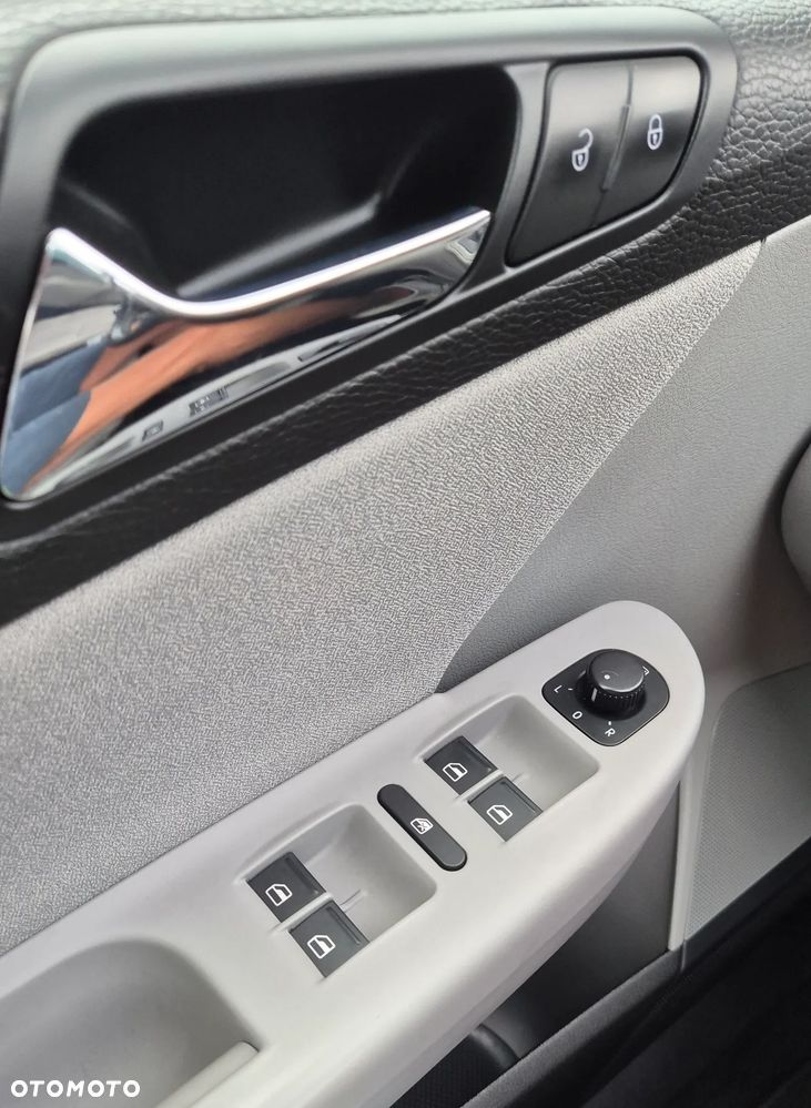 Volkswagen Passat 2.0 FSI Comfortline - 15